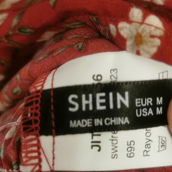 Shein red dress - Picture 2 of 3